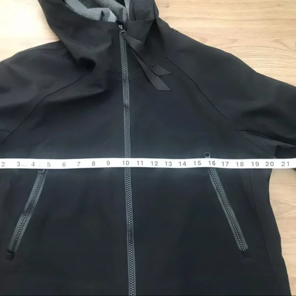Lululemon Rain or Shine Convertible Long Short Jacket Rare EUC - Picture 11 of 12